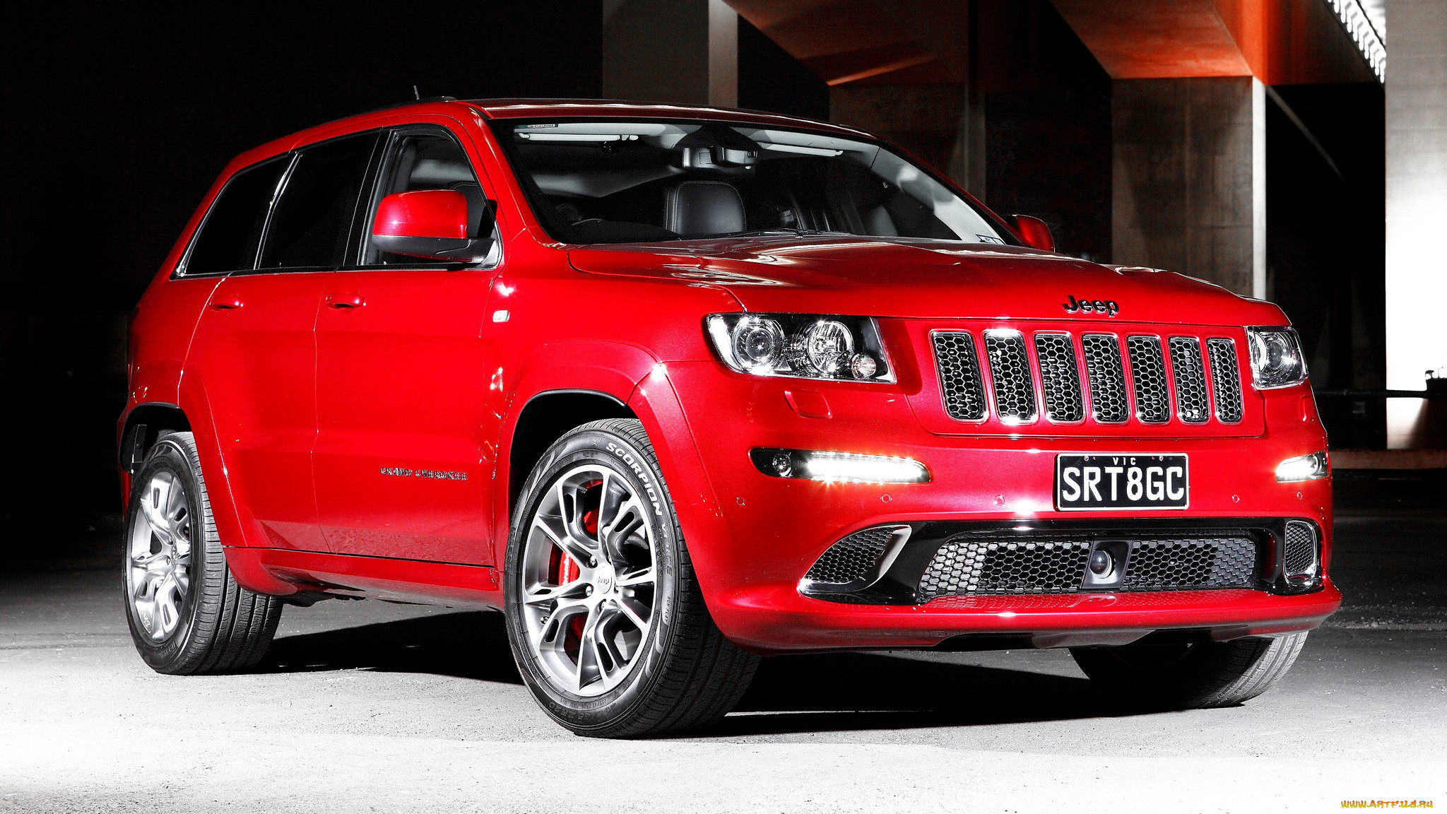 Автомобили вне. Гранд Чероки СРТ 2012. Джип Гранд Чероки 2013 СРТ. Jeep Grand Cherokee srt8 2012. Jeep Grand Cherokee srt8.